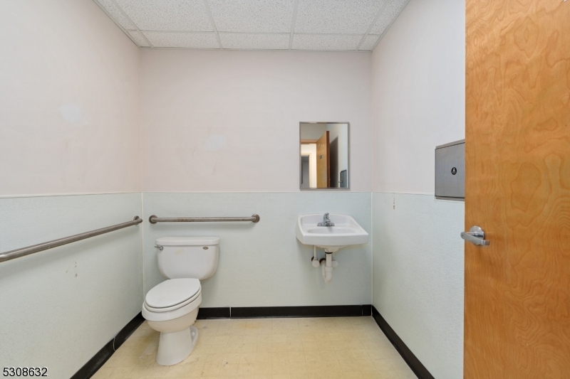 main property photo 14