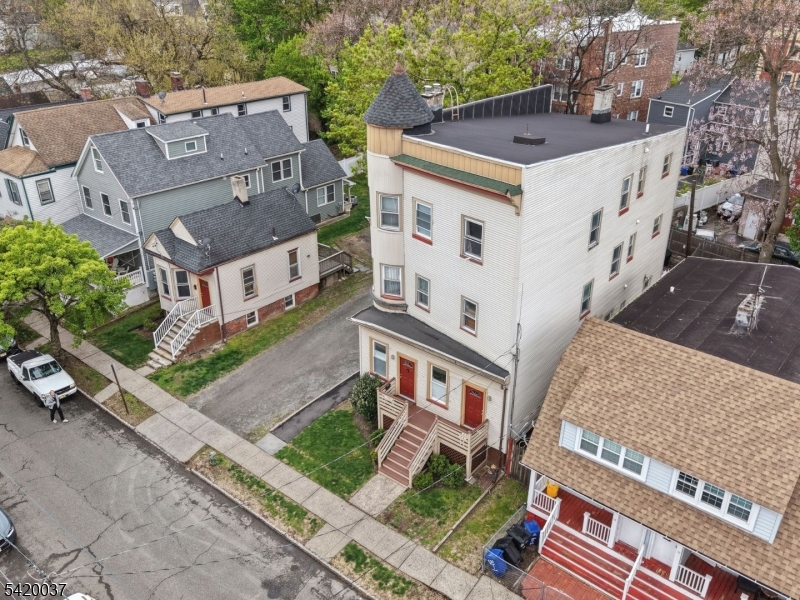 main property photo 49