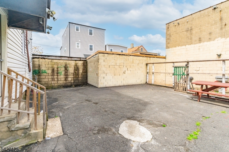 main property photo 45