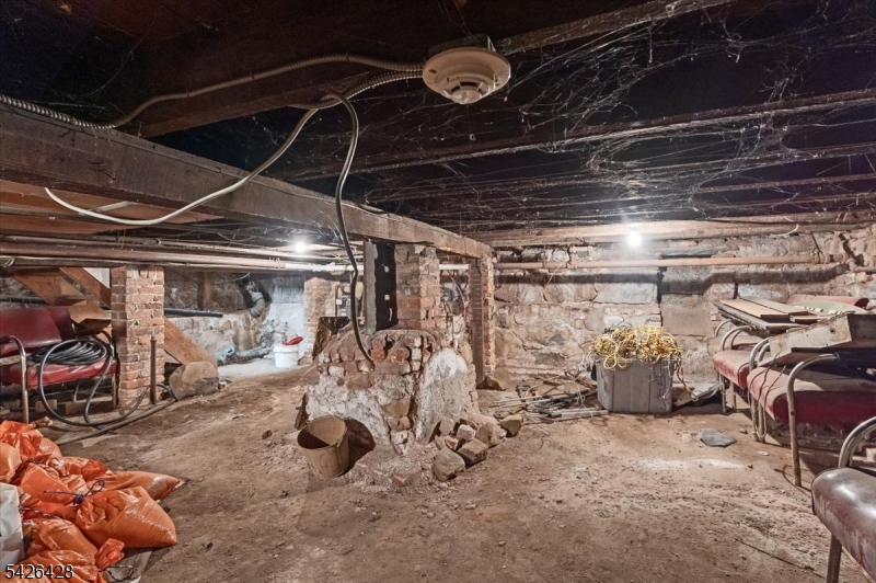 main property photo 37