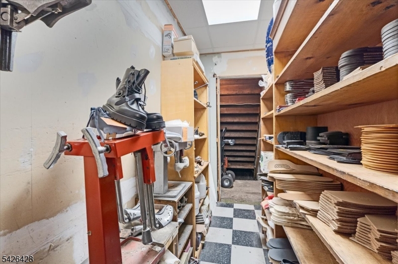 main property photo 8