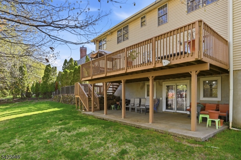 main property photo 33