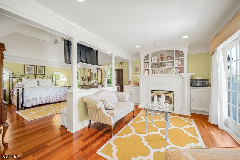 main property photo 30