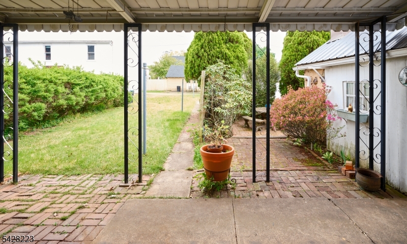 main property photo 20