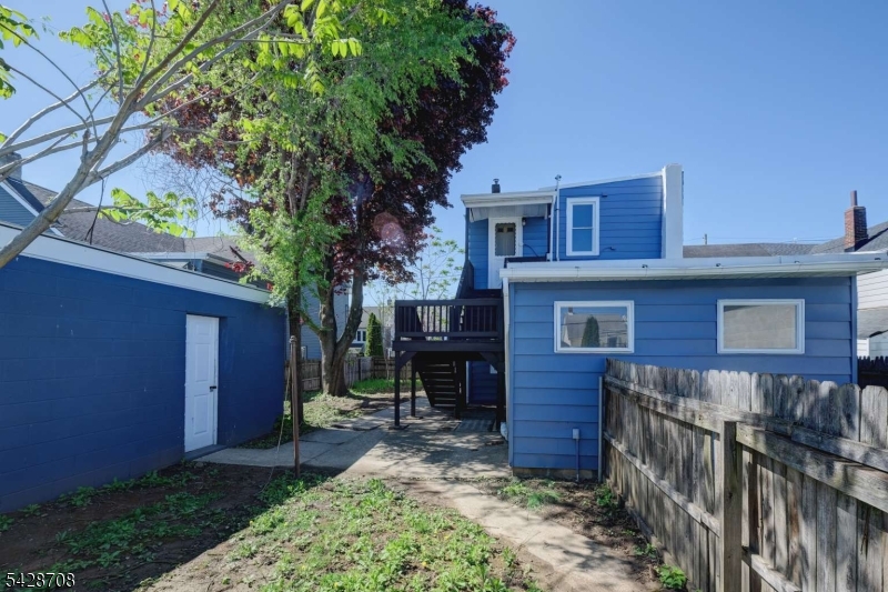 main property photo 29
