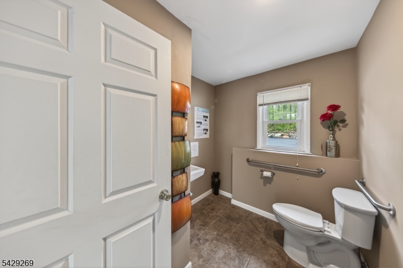 main property photo 9