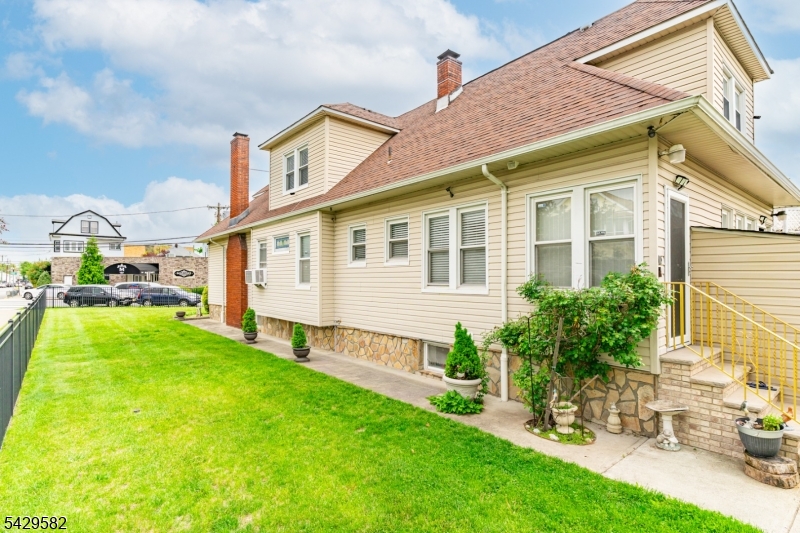 main property photo 26