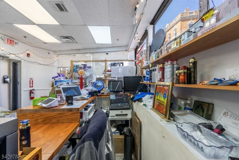 main property photo 28