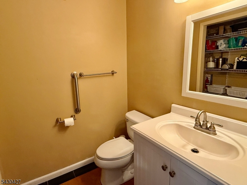 main property photo 8