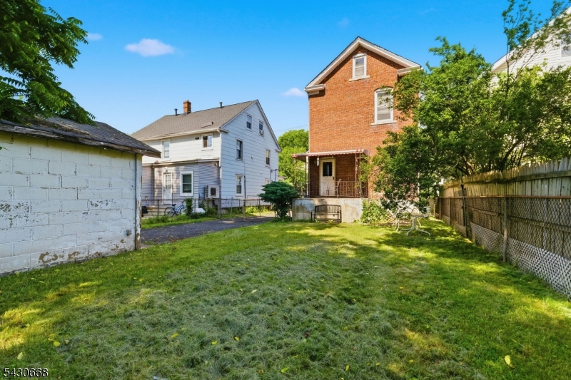 main property photo 15