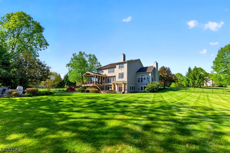 main property photo 10