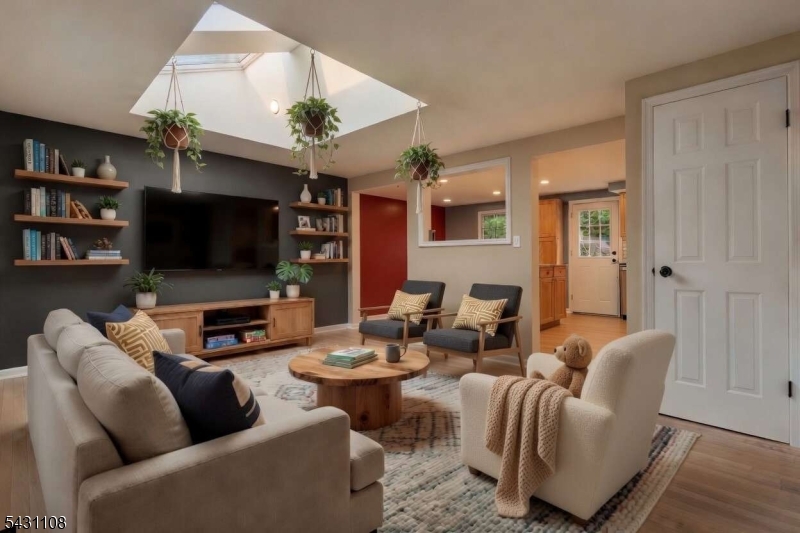 main property photo 6