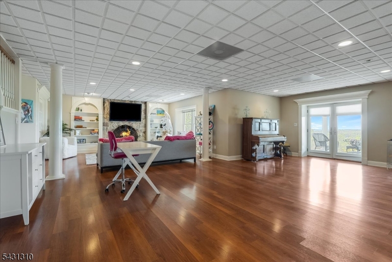 main property photo 34