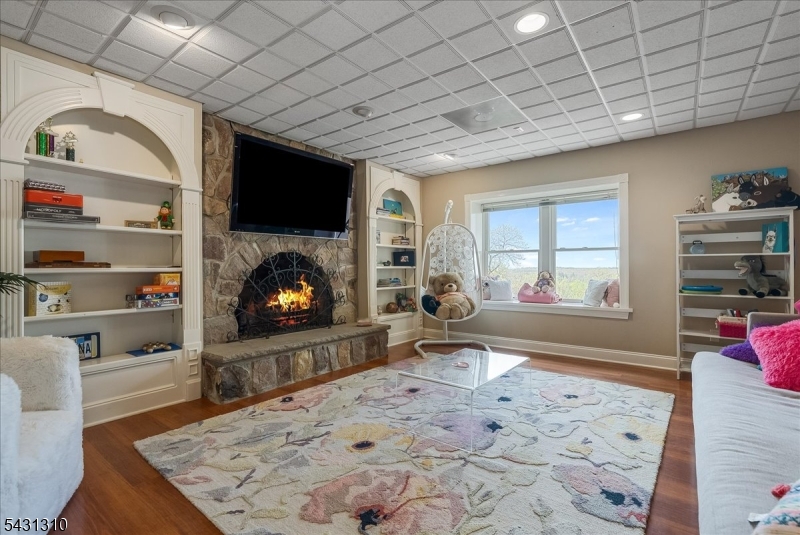 main property photo 35