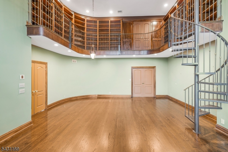 main property photo 22