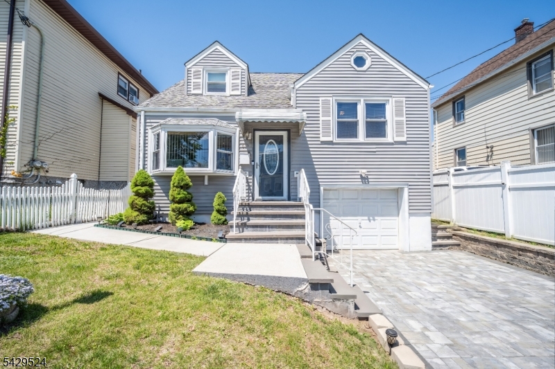 main property photo 3