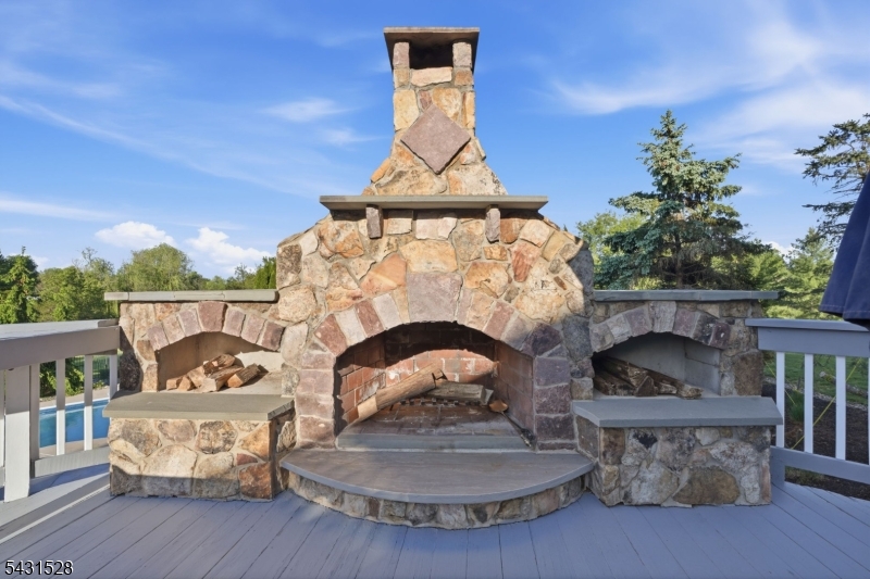 main property photo 37