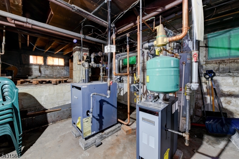 main property photo 18