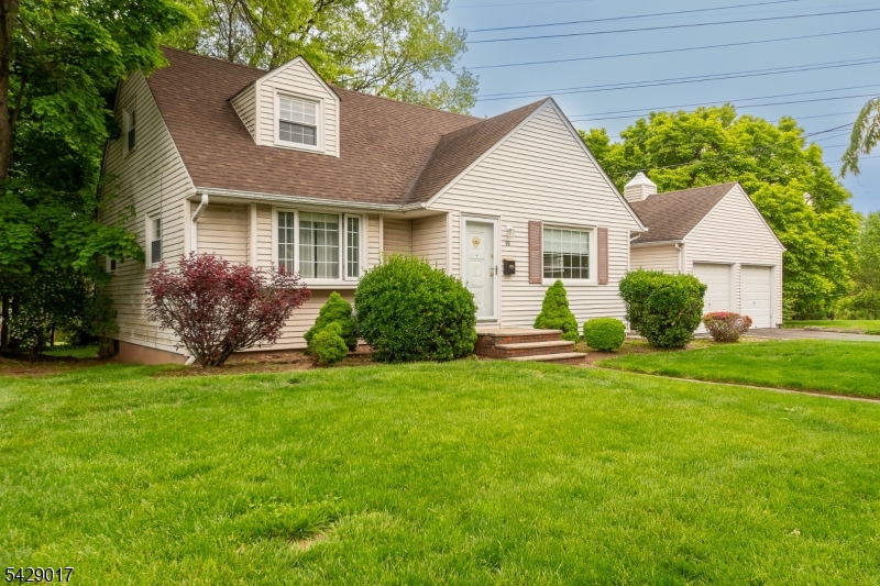 main property photo 8
