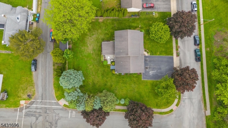 main property photo 30
