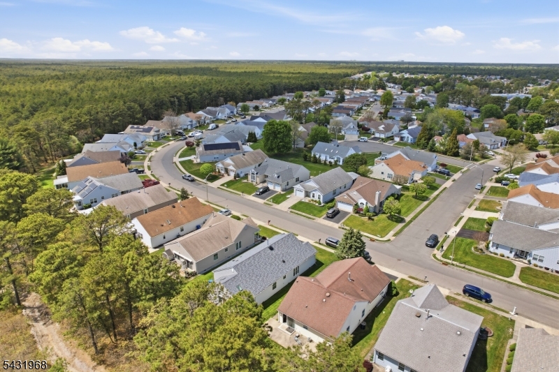 main property photo 40