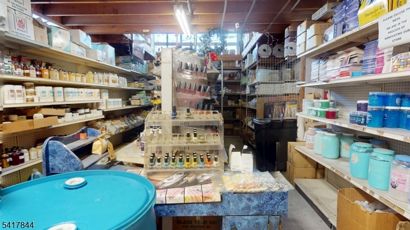 main property photo 35