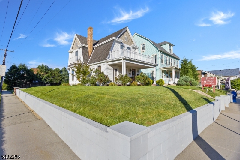 main property photo 16