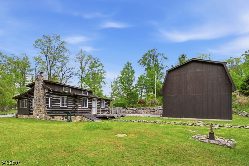 main property photo 17