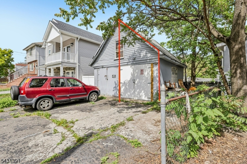 main property photo 29