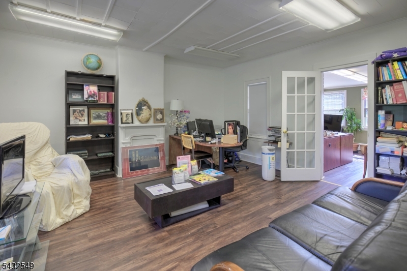 main property photo 10