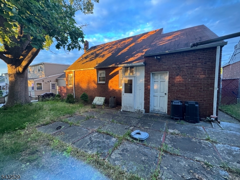 main property photo 8
