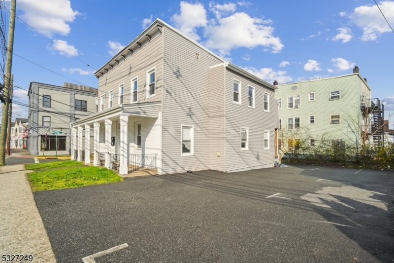 main property photo 13
