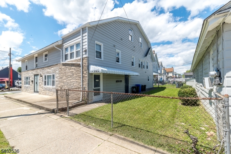 main property photo 27