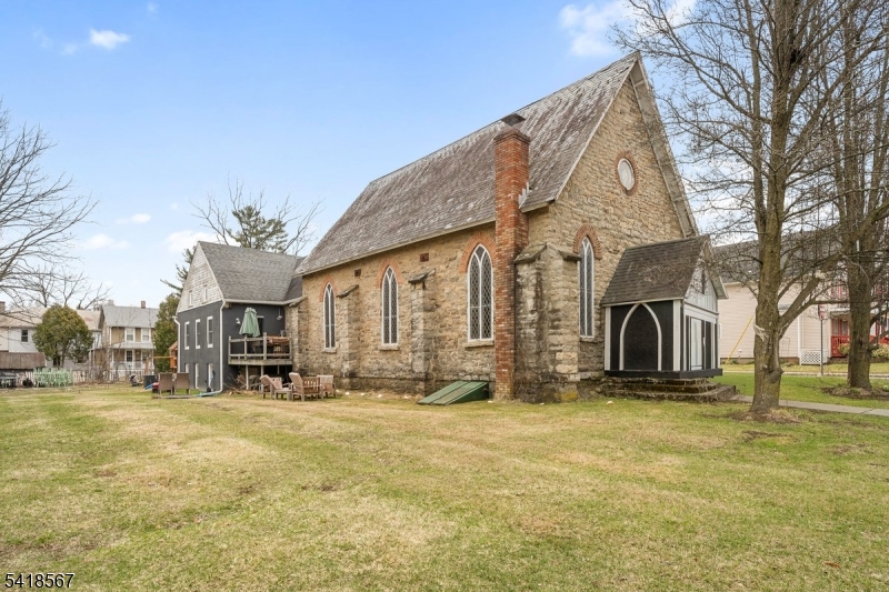 main property photo 40