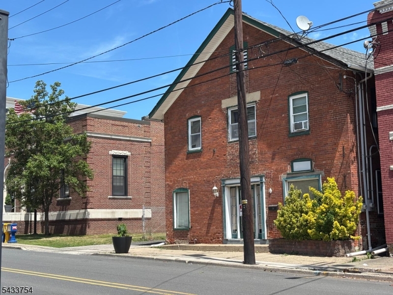 main property photo 8