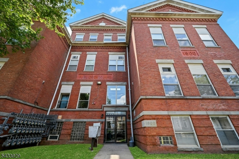 main property photo 12