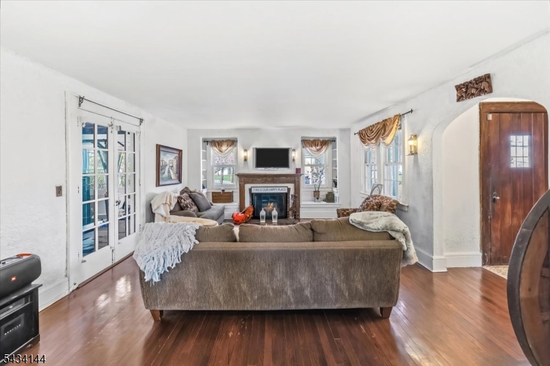 main property photo 6