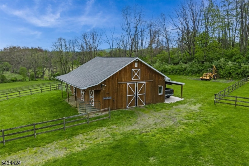 main property photo 38