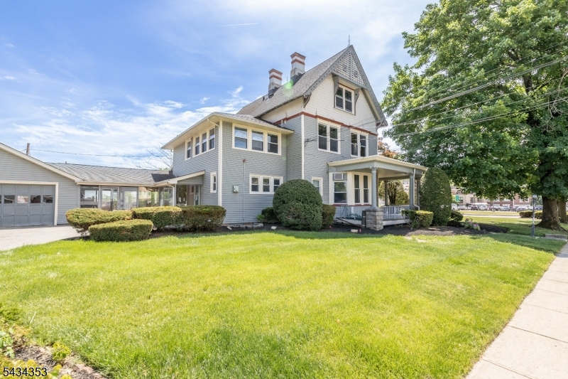 main property photo 5