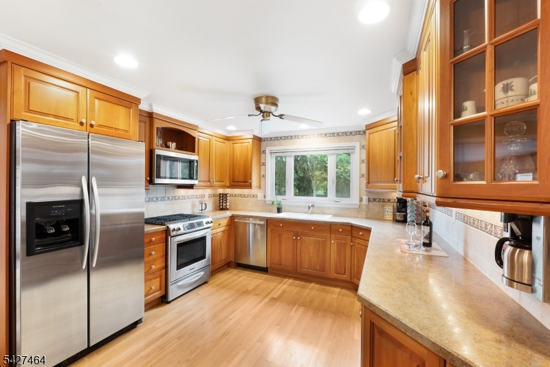main property photo 5