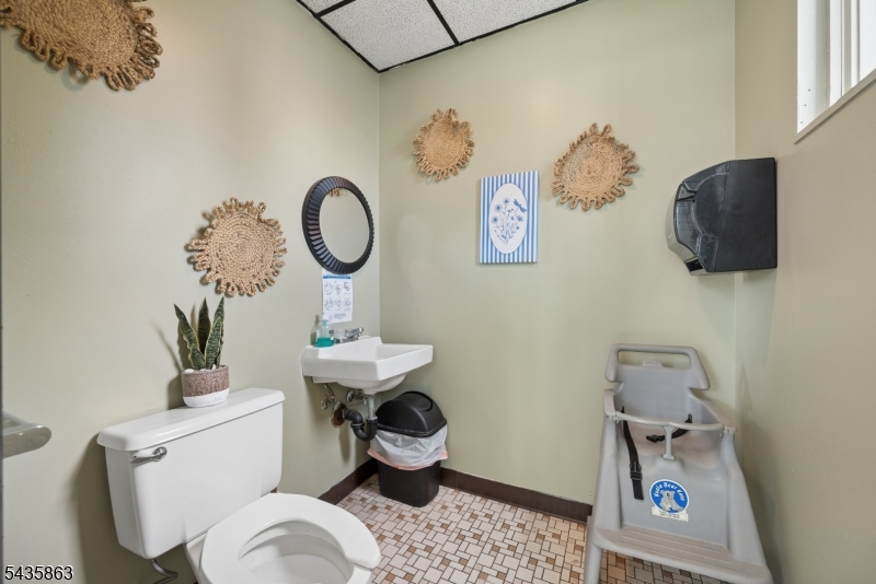 main property photo 15
