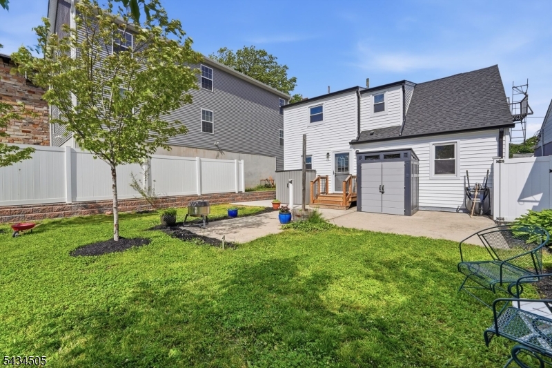 main property photo 20