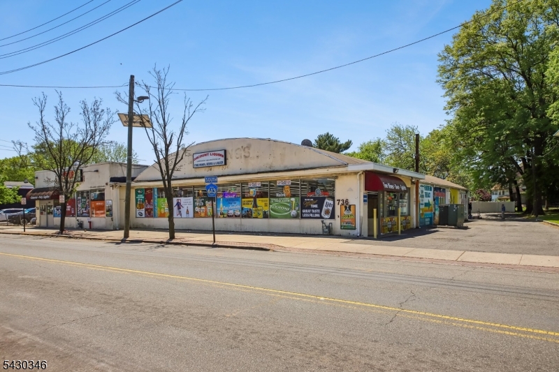 main property photo 8