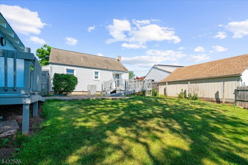 main property photo 32