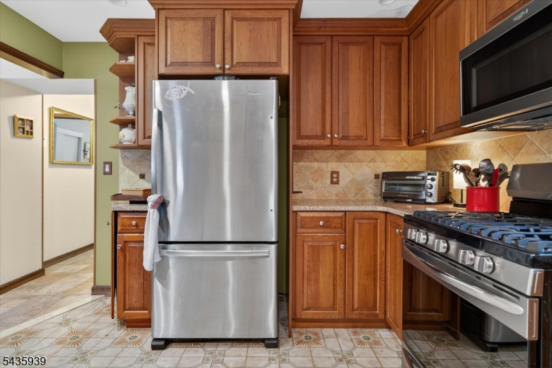 main property photo 17