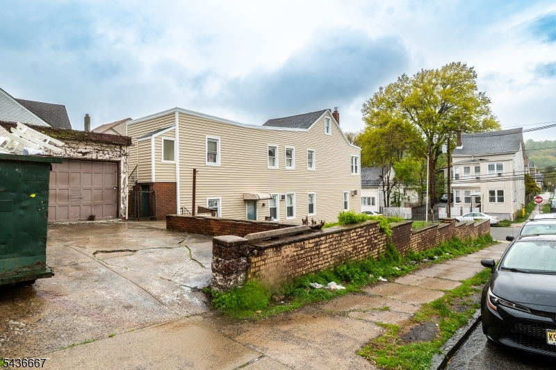 main property photo 13