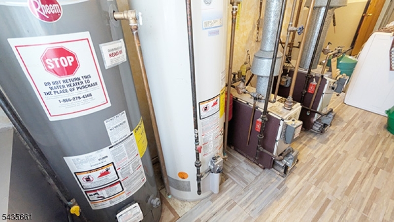 main property photo 9