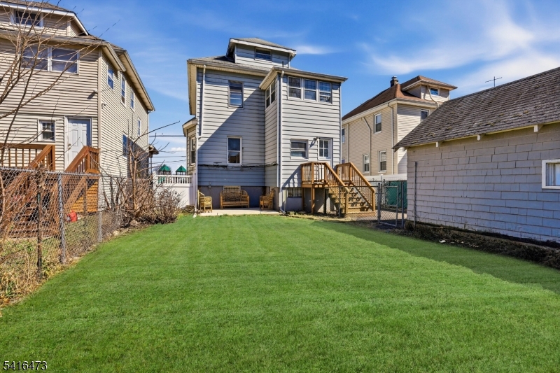 main property photo 28