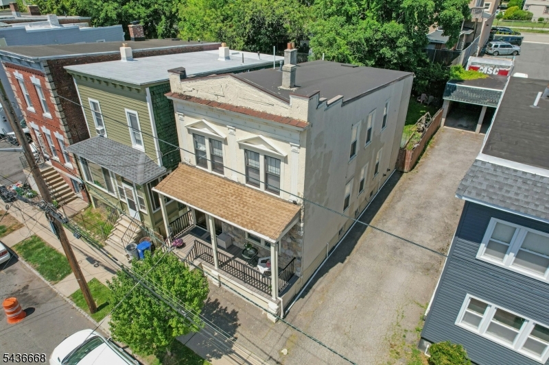 main property photo 16