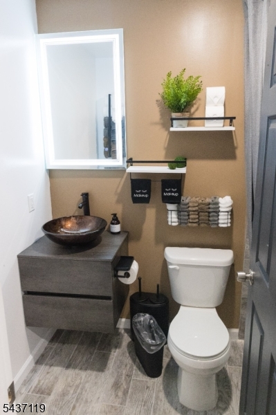 main property photo 12